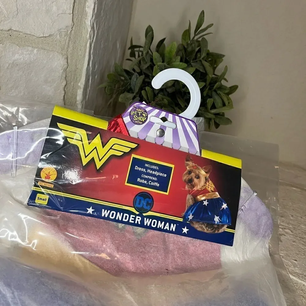 Wonder Woman dog costume sz small NEW